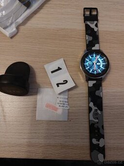 Hodinky Samsung Watch 46 s nabíjecím dokem a sklem