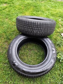 2x Kumho Wintercraft 235/65/R18
