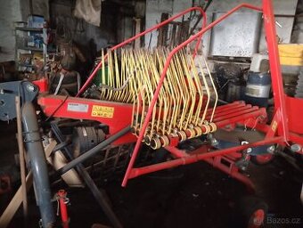 Nesený jednorotorový shrnovač Rožmitál