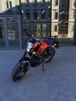 Ktm duke 125 (r.v.2016)