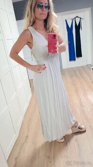 Nové slušivé dlouhé šaty uni size S