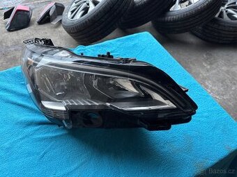 Pravé přední světlo Peugeot 3008 II, 4008 II