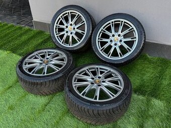 Porsche Panamera kola