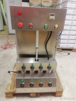 Zapékací kolotoč a lis na pizza kornouty