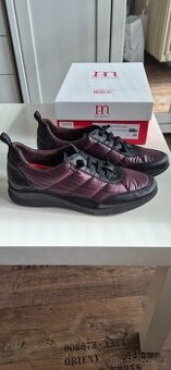 NOVÉ TENISKY zn. Pepe Menargues, vel. 38