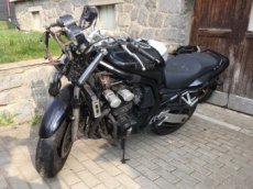 Yamaha FZS 600, r.v. 1999 na náhradní díly
