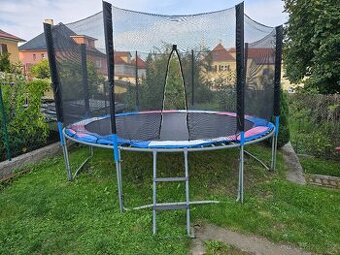 Trampolina