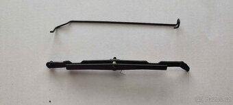 Pentacon Six Táhla mezi R a L mechaniku závěrky