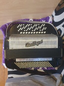 Šestiřadý knoflíkový akordeon Dallape