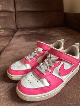 Dívčí tenisky NIKE 34 -21,5cm