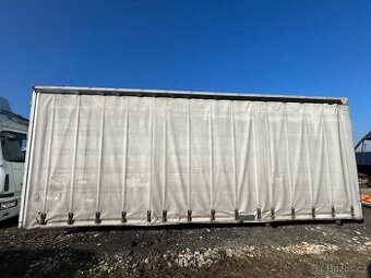Plachtová nástavba 7,8 m – shrnovací boky, suchá, podlaha OK