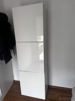 3 skřínky ikea uvnitř police