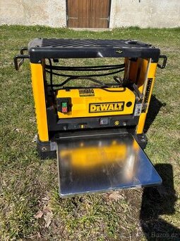 Tloušťkovací frézka Dewalt DW733