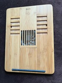 Polohovatelná bambusová podložka pod notebook s větrákem - 1