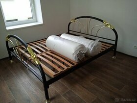 Prodám manželskou postel 160 x 200