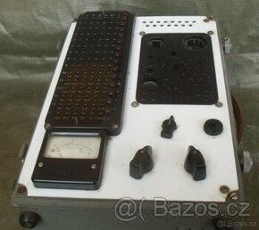 Zkoušeč elektronek Tesla BM 215 A