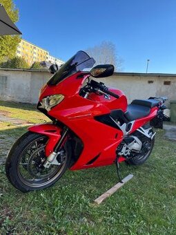 Prodám Honda VFR 800F 2016