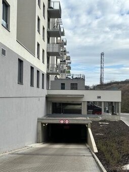 Pronájem parkovacího stání Praha 9 Vysočany