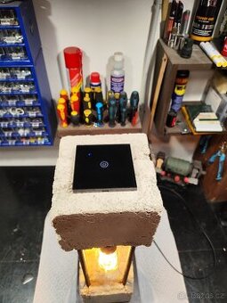 Betonova lampa WiFi