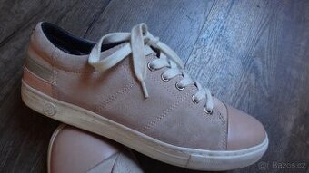 Kožené tenisky Tommy Hilfiger v.41