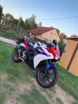 Honda CBR125R 2012