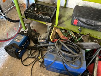 Prodám svářečku CO2 + svářecí invertor + elektrody