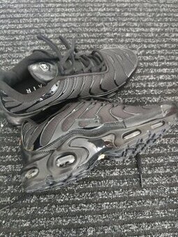 NIKE AIR MAX PLUS TN
