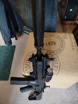 puška m4 airsoft