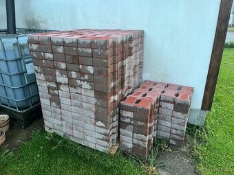 červená zámková dlažba "Ičko" 546 ks