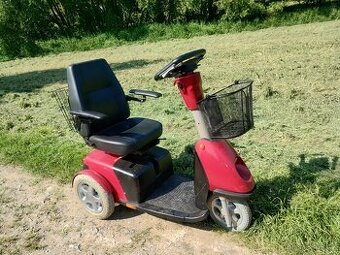 Elektrický tříkolový skútr