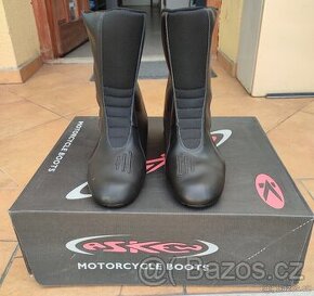 Motorkářské boty