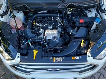 FORD ECOSPORT - vůz pro perfekcionisty, servis. kniha, tažné