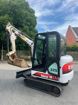 Pásový minibagr Bobcat 325 D