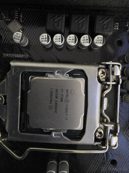 Intel Core i7-7700