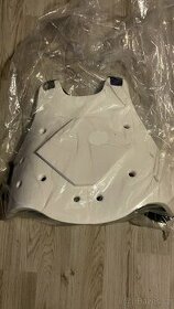 Nový chránič hrudi pro bojové sporty Vel. S