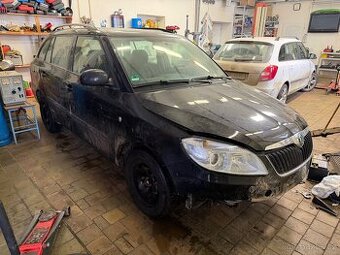 Havarovaná Škoda Fabia 2 1.6tdi na náhradní díly