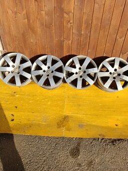 Alu kola Peugeot 4x108 r16