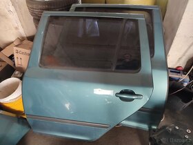 Škoda Octavia levé zadní dveře barva 3K3K 9598