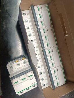 SCHNEIDER Jistič 16B/3 iC60H A9F06316