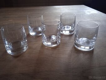 Skleničky na panáky, jenom 5 ks