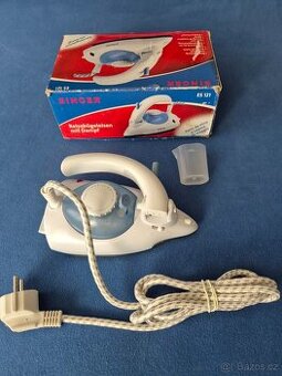 Cestovní napařovací žehlička Singer