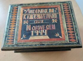 dřevěná kazeta na upomínku válečných vánoc 1944