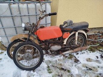 Jawa 50 pionýr 23 Mustang bez TP na celkovou renovaci