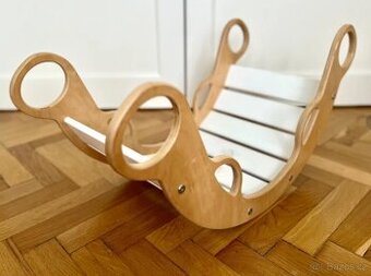 "Duhová" hrací houpačka SWING – bílá