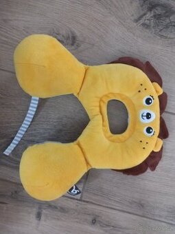 Nakrčnik s opěrkou hlavy do autosedačky lev