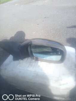 zpětné zrcátko laguna 2