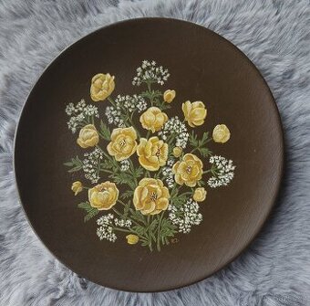 Ručně malovaný dřevěný dekorativní talíř – Luční kvítí
