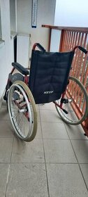 Kvalitní invalidní vozík - mechanický