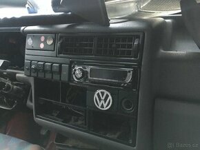 palubni deska - stredy nevylamane VW T4 multivan stary model
