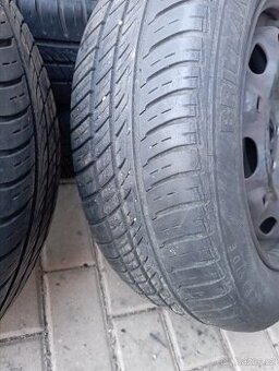 Pneu fabia 1 185/60 R14